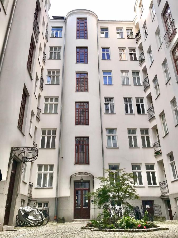 Bezagenta Wilcza8 Minimalist Studio Central Location وارسو المظهر الخارجي الصورة